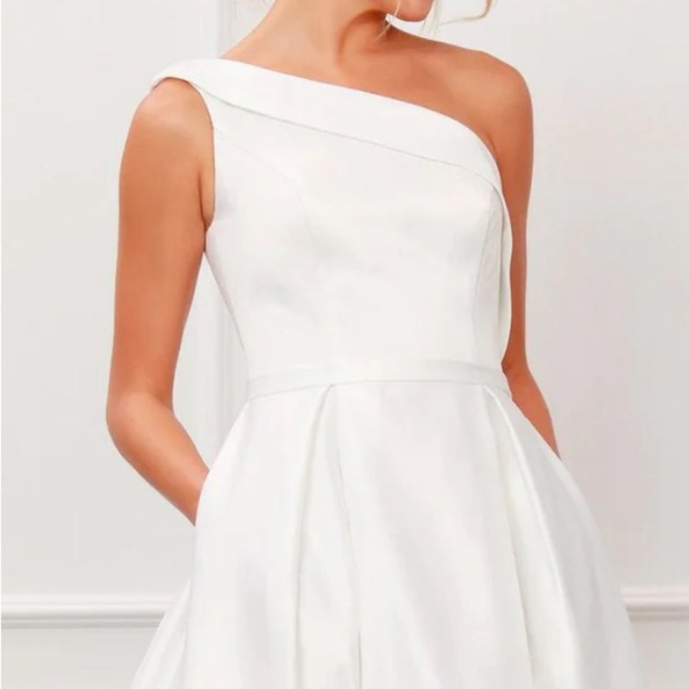 NWT - Nox Anabel, white one shoulder gown
